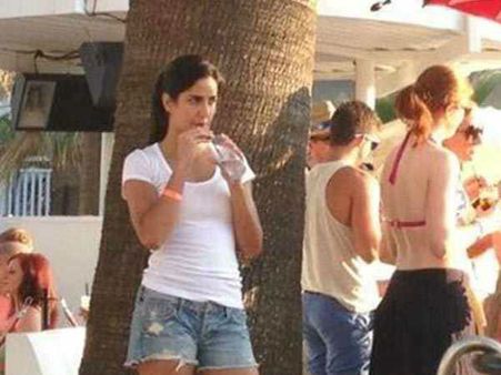 રણબીર-કૅટની વધુ તસવીરો રણબીર-કૅટની વધુ તસવીરો