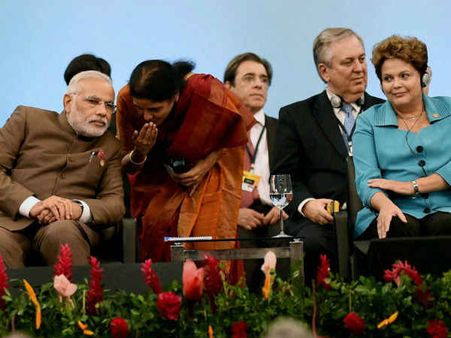 મોદી વિરોધીઓની બોલતી બંધ કરી