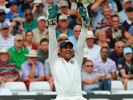 ધોનીની કેચ પકડવાની અડધી સદી