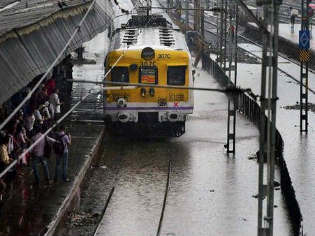 ફસાઇ લોકલ ટ્રેન