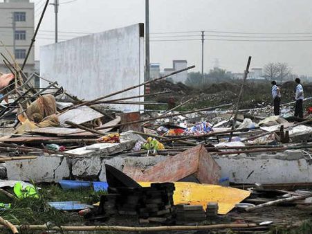 ચીનમાં વાવાઝોડાનો આતંક, અત્યાર સુધી 17ના મોત, 33 લાખથી વધુ લોકો પ્રભાવિત