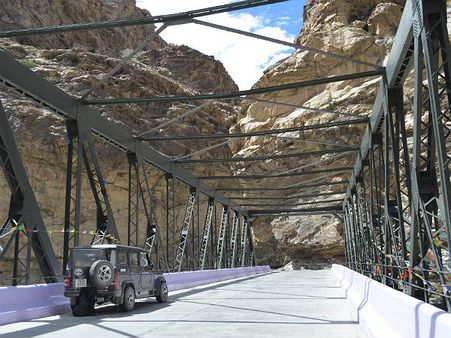 નૈકો જવા માટે બ્રીજનો ઉપયોગ નૈકો જવા માટે બ્રીજનો ઉપયોગ