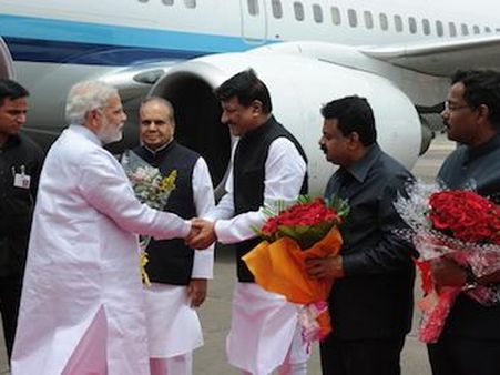 વડાપ્રધાન નરેન્દ્ર મોદી પહોંચ્યા BARC, પૃથ્વીરાજે કર્યું સ્વાગત