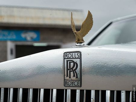 આ કારનો લોગો