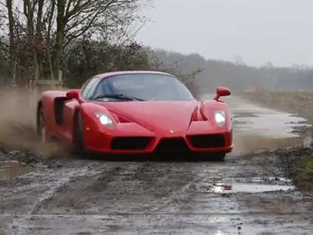 દેશી રોડ પર ફેરારીની સુપરકારનો ઝલવો