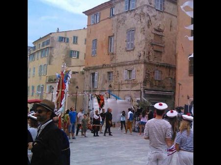 કોર્સિકો બન્યું લવ કૉર્નર