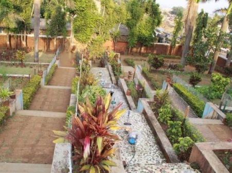 ગુલાબ ઉદ્યાન, લેકવ્યૂ ઓફ સ્ટેપ ગાર્ડન ગુલાબ ઉદ્યાન, લેકવ્યૂ ઓફ સ્ટેપ ગાર્ડન