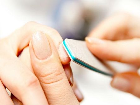 તલવાર આકારના નખ 