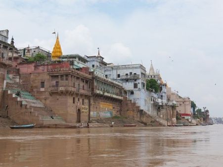 વારાણસી ઘાટ- શાંત પાણી