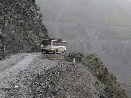 વિશ્વના સૌથી જોખમી રસ્તાઓ, ડ્રાઇવ કરવું છે અહીં ખતરનાક