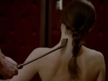 ડૅકોટાના ટૉપલેસ સીન્સ ડૅકોટાના ટૉપલેસ સીન્સ