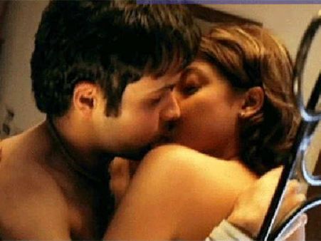 Must See : હુમૈમા નં. 29, જુઓ ઇમરાનના ટૉપ 10 Kissing સીન્સ!