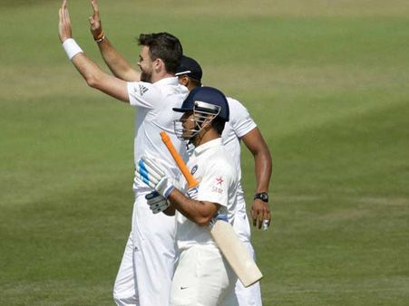 છઠ્ઠી વખત ધોનીનો શિકાર