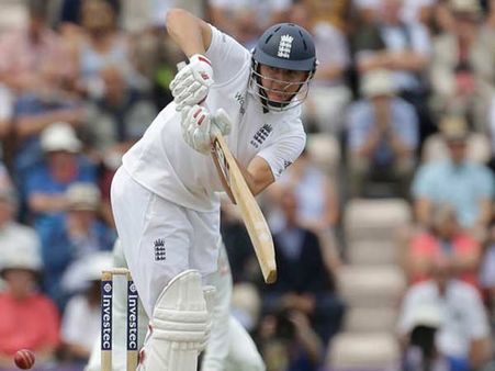 નંબર. 3 અને 4 દ્વારા એક ટેસ્ટમાં 150+ રન