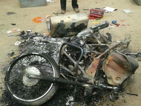  અડધું પાકુ મકાન