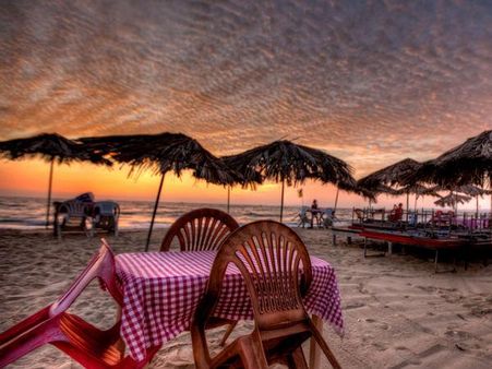 ગોવામાં બીચના કિનારાનું એક સુંદર દ્રશ્ય