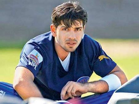 ઇજાગ્રસ્ત સાહાના સ્થાને નમન ઓઝાનો ટેસ્ટ ટીમમાં સમાવેશ