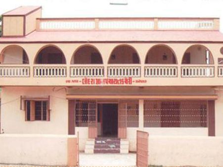 લોદ્રા ગામ પર આક્રમણ