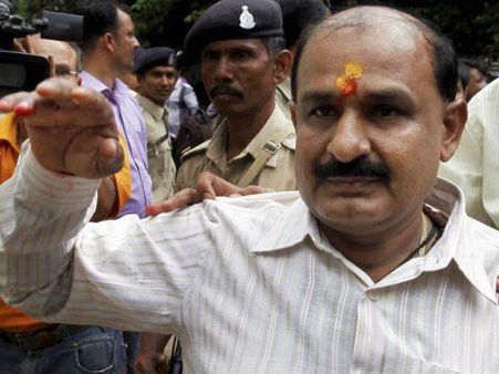 ગુજરાત હાઇકોર્ટે નરોડા પાટીયા કેસમાં દોષિત બાબુ બજરંગીને હંગામી જામીન આપ્યા