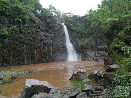 નીનાઈ ધોધ