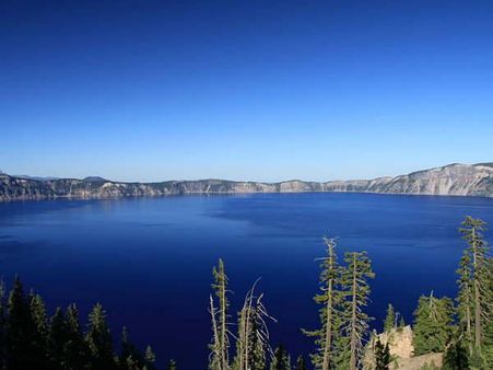 ક્રેટર અથવા વોલ્કાનિક સરોવર