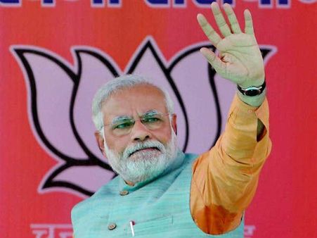 PM નરેન્દ્ર મોદીને ગુજરાત કેડરના અધિકારીઓ જ કેમ વિશ્વાસ?