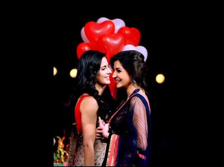 અનુષ્કા સાથે અનુષ્કા સાથે