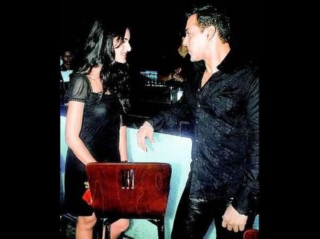 હ...મ...મ... હ...મ...મ...