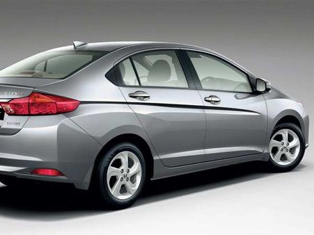 એફોર્ડેબલ વૈભવી સેડાન કાર્સ, કિંમત 10 લાખની અંદર