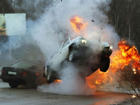 વિસ્ફોટકોનો સામનો કરી શકે તેવી સૌથી મોંઘી બખ્તરધારી કાર્સ