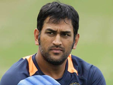 ધોનીને ટીમ ઇન્ડિયાના સુકાની પદેથી હટાવોઃ માર્ટિન ક્રો