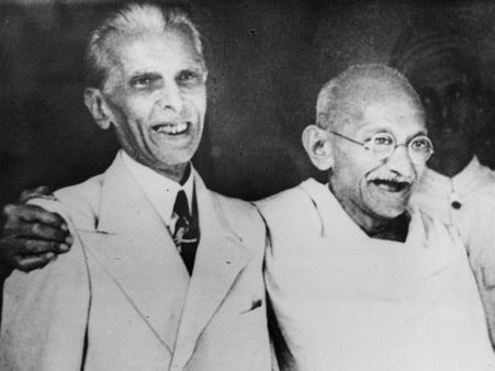 પોસ્ટલ સ્ટેમ્પમાં પણ 15 ઓગષ્ટ નોંધાઇ પોસ્ટલ સ્ટેમ્પમાં પણ 15 ઓગષ્ટ નોંધાઇ