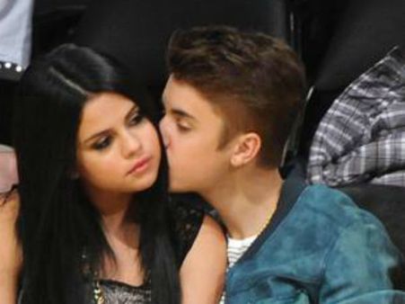 2010થી ડેટિંગ