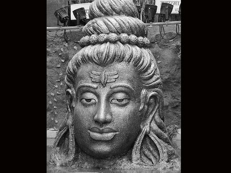 શિવજીની જટા જે શરીર અને આત્માનું સામંજસ્ય દર્શાવે છે શિવજીની જટા જે શરીર અને આત્માનું સામંજસ્ય દર્શાવે છે