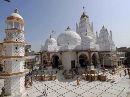 મંદિરનું પ્રાંગણ