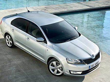 સેફ્ટી અને બ્રેકિંગ સિસ્ટમઃ- સ્કોડા રેપિડ