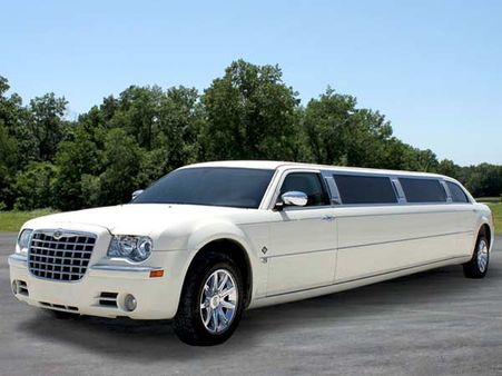 4. ક્રિસ્લેર 300 લિમોઝીન