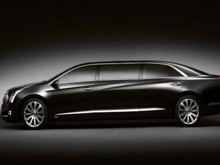 9. કેડિલાક એક્સટીએસ લિમોઝીન