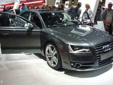 5. ઑડી એસ8