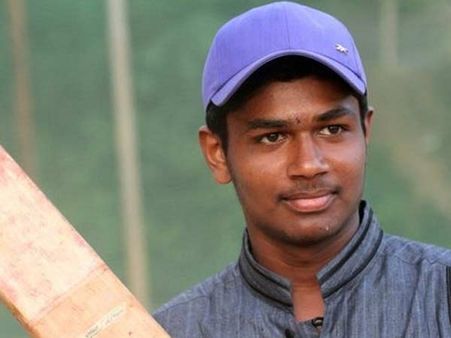 અન્ડર 13માં પદાર્પણ સદી