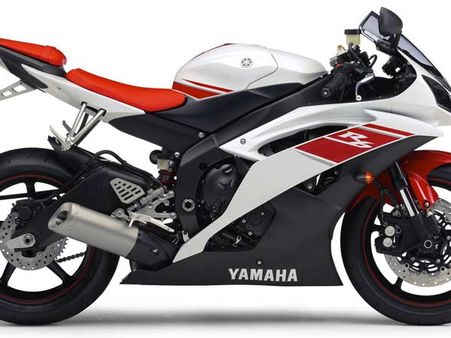 ફ્યુઅલ એફિસિઅન્સીઃ- યામાહા આર 15