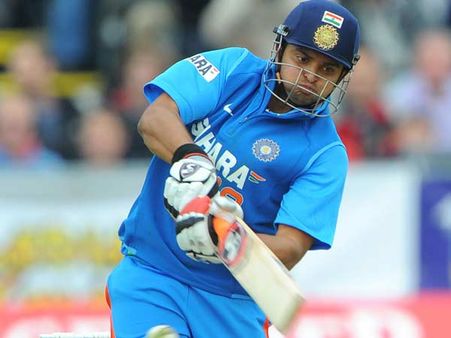 સુરેશ રૈનાએ ફટકારી સદી