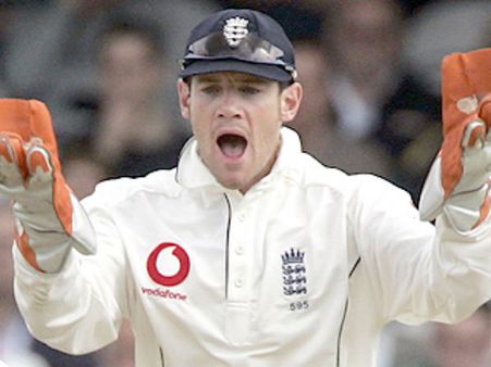 વિશ્વ ક્રિકેટમાં 10 સૌથી વિચિત્ર રીતે આઉટ થવાની રીત