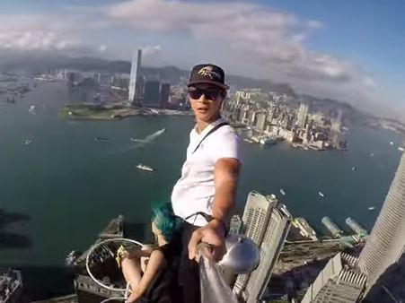 દુનિયાની સૌથી ખતરનાખ સેલ્ફી દુનિયાની સૌથી ખતરનાખ સેલ્ફી