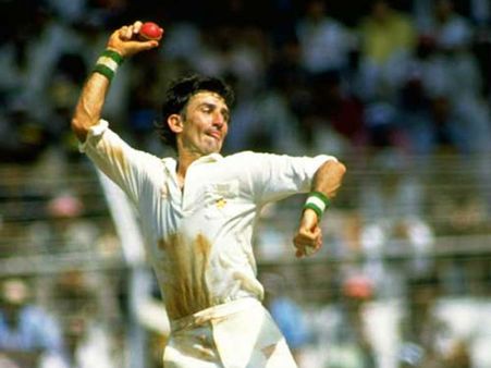 જ્હોન ટ્રાઇકોસ જ્હોન ટ્રાઇકોસ