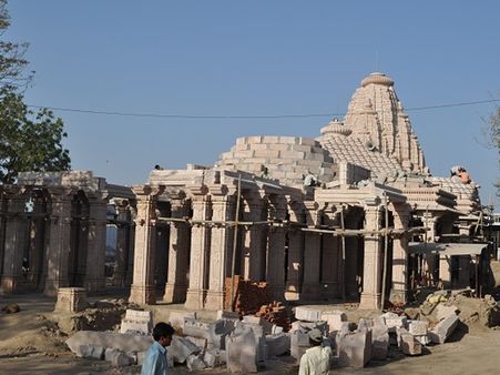 સુપ્રસિદ્ધ સ્વયંભૂ ગણેશ મંદિર