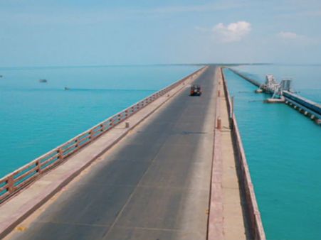 જીવનમાં એકવાર યાત્રા કરવા જેવા ભારતના 11 રસ્તાઓ