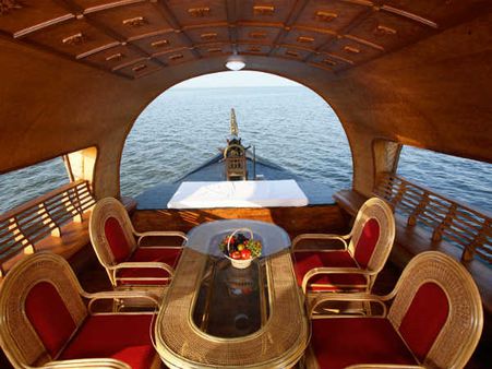 હાઉસબોટ્સ ઉગ્રવાદી તત્વો માટે સૌથી વધુ સલામત જગ્યા