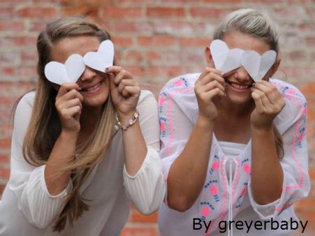 મિત્રોને મળવું