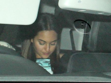 સોનાક્ષી સિન્હા સોનાક્ષી સિન્હા